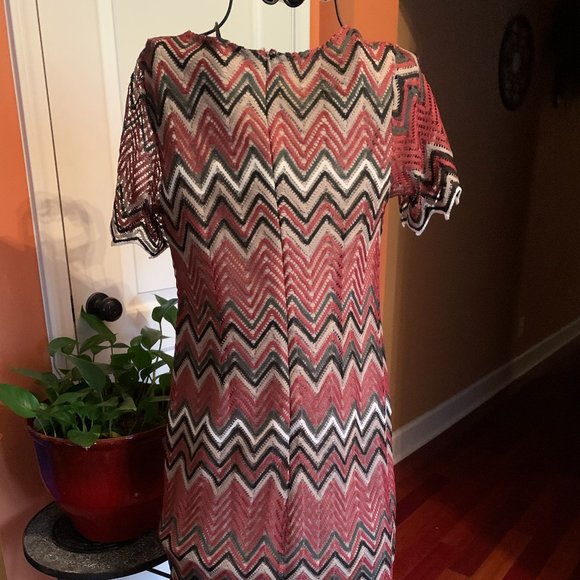 Est-1946 Zig Zag Design Dress - Picture 2 of 7